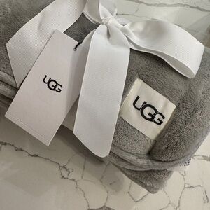 UGG Plush Gray Throw with White Bow NWT